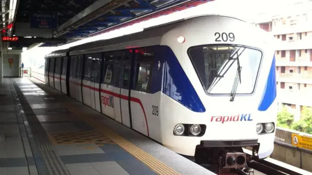 बिना ड्राइवर वाली ट्रेन