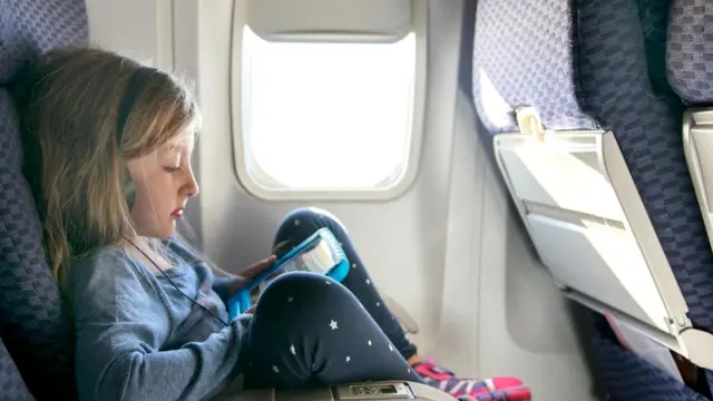 Наушники с шумоподавлением помогут снизить уровень неприятного белого шума