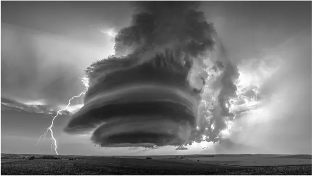 બંગાળની ખાડીમાં હાલ લૉ પ્રેશર એરિયા સર્જાયો છે અને તે આવનારા દિવસોમાં વાવાઝોડામાં પરિવર્તિત થશે