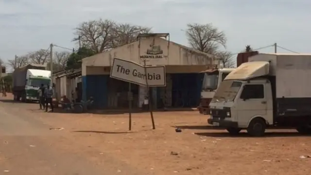 Le commerce entre le Sénégal et la Gambie, l'un de ses voisins, a longtemps buté sur les obstacles d'ordre douanier.