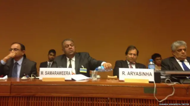 ආචාර්ය ජයම්පති වික්‍රමරත්න, අමාත්‍ය මංගල සමරවීර, ශ්‍රී ලංකාවේ නිත්‍ය නියෝජිත රවිනාථ ආර්යසිංහ සහ සංහිඳියා ලේකම් කාර්යාලයේ මනෝ තිත්තවැල්ල මානව හිමිකම් මණ්ඩල සැසිවාරයේ