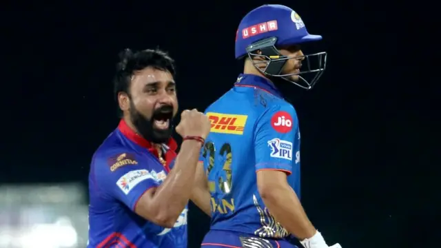 अमित मिश्रा ने चार विकेट लिए