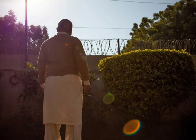 அஹமதியரான ஷகில் வாஜித்