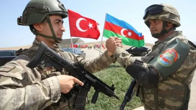 আজারবাইজান ও তুরস্কের যৌথ সামরিক মহড়া।