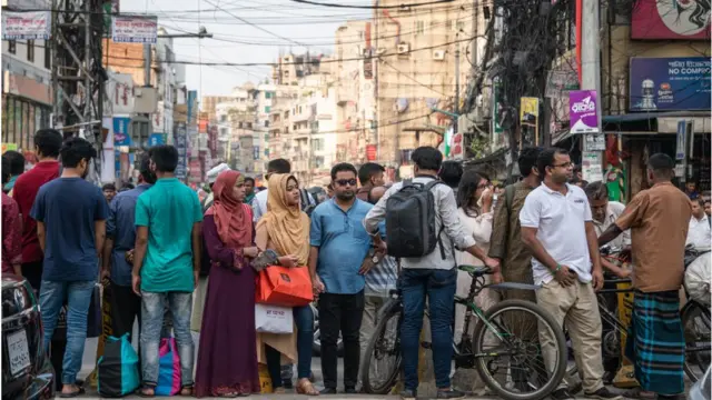 ঢাকার ব্যস্ত জীবন