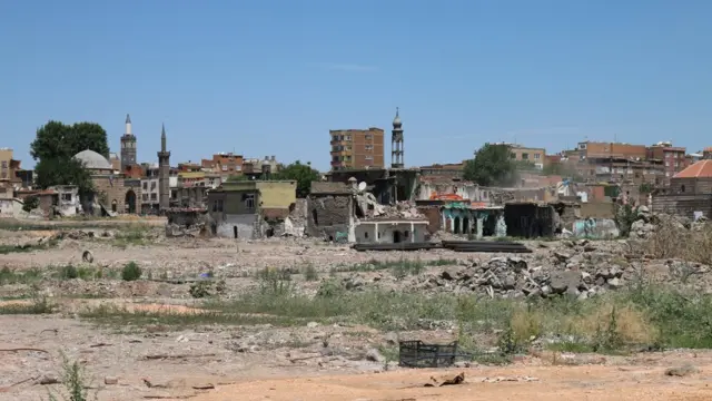 Dört Ayaklı Minare ve Surp Gargos Ermeni Kilisesi