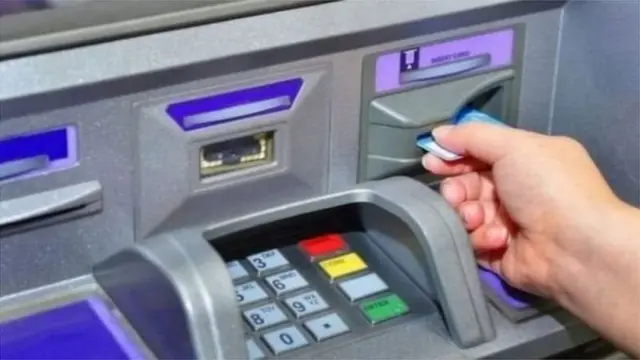 অনেকে বাধ্য হয়ে ক্যাশ তুলে লেনদেন করেন।