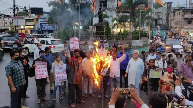 स्टैन स्वामी की मौत पर विरोध प्रदर्शन