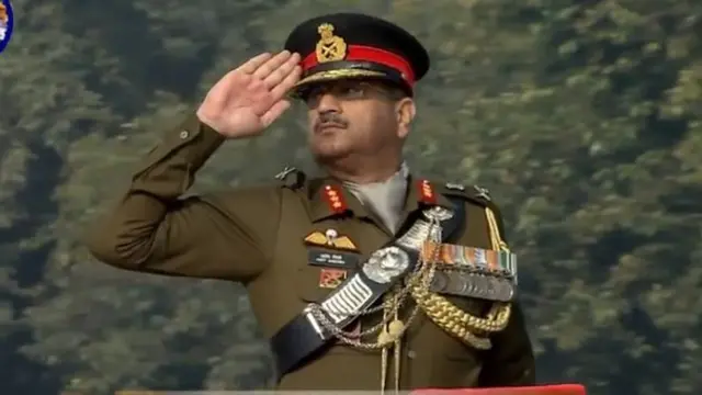 परेड कमांडर लेफ़्टिनेंट जनरल असित मिस्त्री