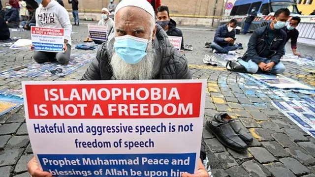 اعتراض به کاریکاتورهای شارلی ابدو از پیامبر اسلام