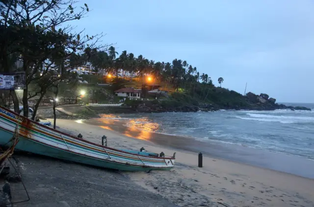 喀拉拉邦的美丽海滩所蕴藏的钍储量为印度的总储量之16%，如果开发得当，钍将成为印度主要的供能燃料之一。