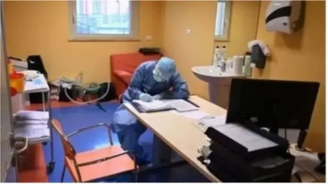 করোনাভাইরাস মহামারির মধ্যে দুর্নীতির নানা অভিযোগের প্রেক্ষাপটে স্বাস্থ্য খাতে সংস্কারের প্রশ্ন নতুন করে আলোচনায় এসেছে।