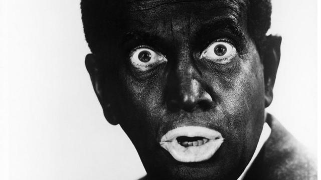 El cantante y actor estadounidense Al Jolson (1896 - 1950) usando "blackface" en la década de 1930.