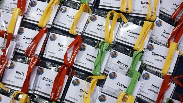 Tarjetas con nombres