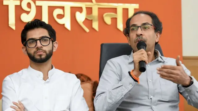 उद्धव आणि आदित्य ठाकरे