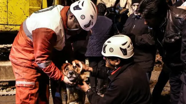 تلاش شبانه آوار برداری حادثه ساختمان پلاسکو