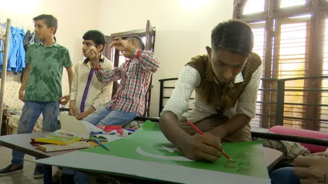 معذور افراد