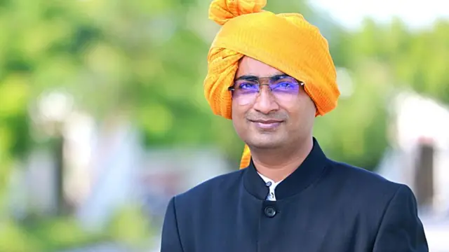 துஷார் சுமேரா