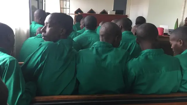 Abaregwa ubwo bari mu cyumba cy'urukiko uyu munsi kuwa kabiri