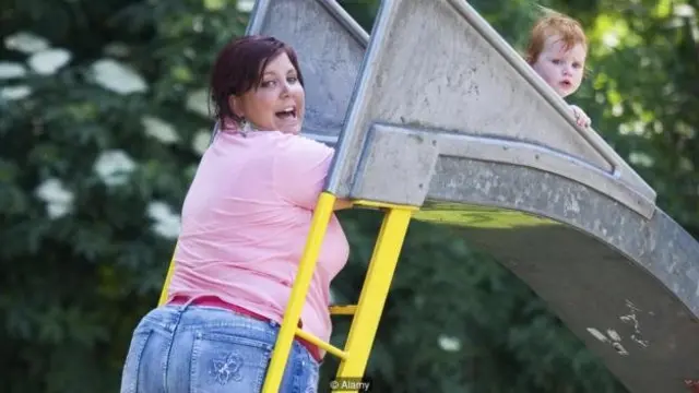 Tədqiqata əsasən, kök adamlar ixtisaslı olduqları halda belə, iş tapmaqda çətinlik çəkirlər