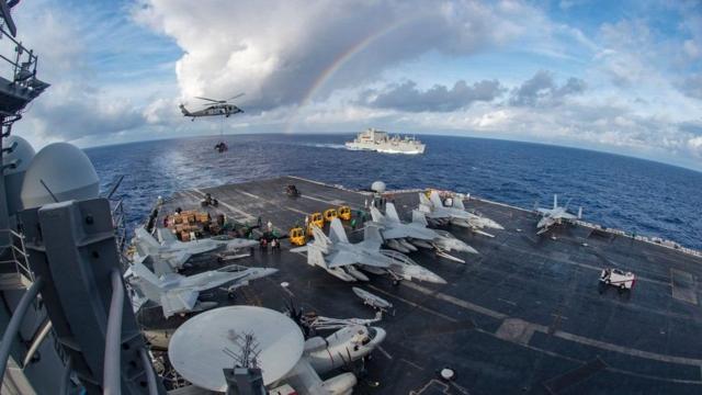 去年2月，美國核動力航空母艦卡爾文森號戰鬥群在南中國海開展「例行巡邏」。
