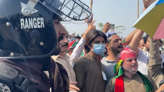 تحریک انصاف، لانگ مارچ، رینجر