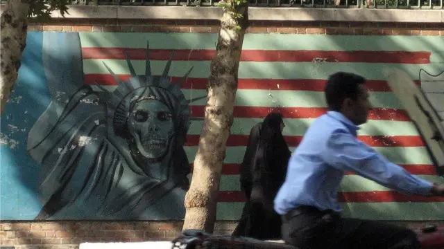 تہران کی ایک سڑک کا منظر