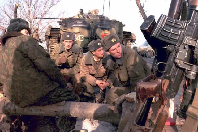 Российские солдаты на подступах к Грозному 