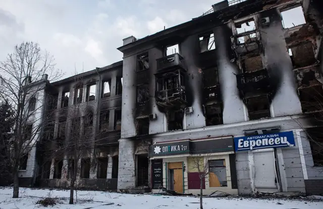 Після 15 місяців російських обстрілів цілих будівель у Бахмуті не залишилося
