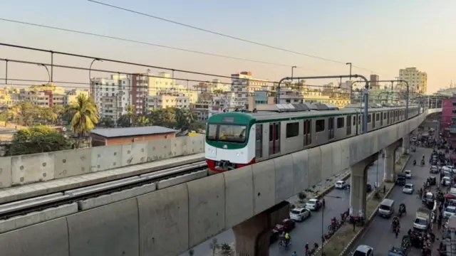 কোটা সংস্কার আন্দোলন ঘিরে সহিংসতায় ক্ষতিগ্রস্থ হয়েছে মেট্রোরেলের দুটি স্টেশন