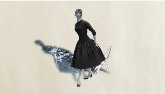 Women in black dress