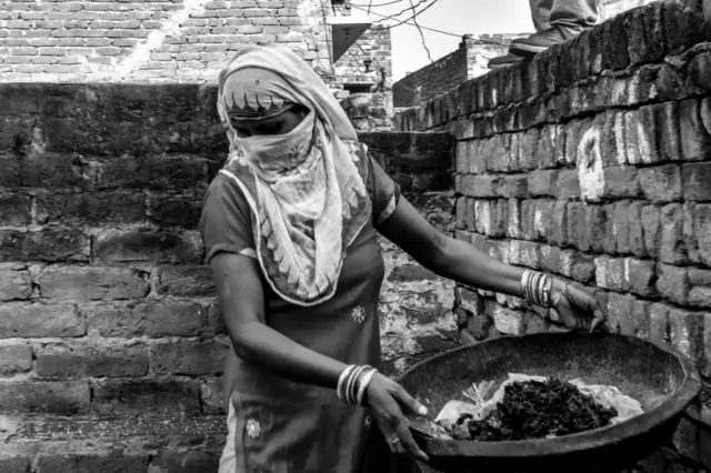 हाताने मैला उचलण्याची प्रथा