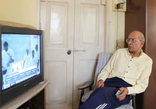 રૂસી સુરતી ક્રિકેટર