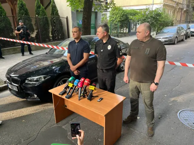 Прокурор Львівської області Микола Мерет, начальник поліції Львівської області Олександр Шляховський та керівник Львівського управління СБУ Вадим Онищенко
