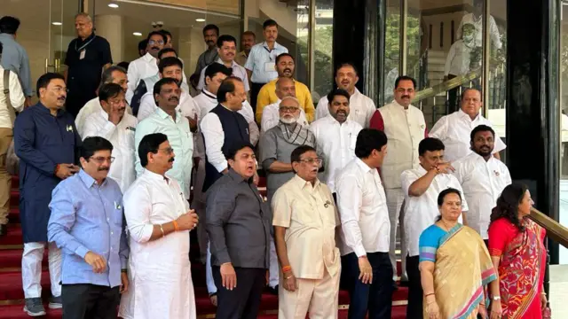 विरोधी नेते 