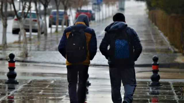 18 વર્ષથી 30 વર્ષના યુવાનો આર્થિક પ્રવાસ કરે છે