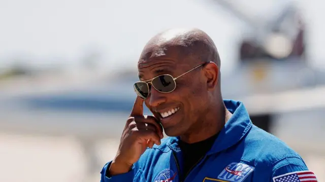 виктор гловер, мисија насе ка месецу, свемирски лет, посада артемиса два