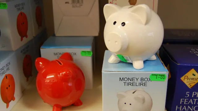 касице прасице у црвеној и белој боји