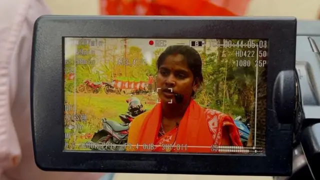 বসিরহাট কেন্দ্রে বিজেপির প্রার্থী  রেখা পাত্ররও একটি পুরণো ভিডিও সামনে এসেছে