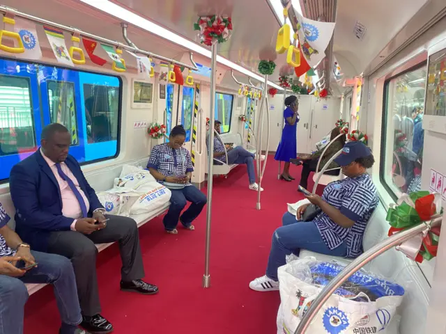 Passengers inside di train 