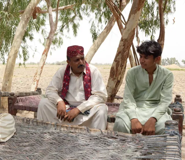ملہار برڑو ، حسن کے والد