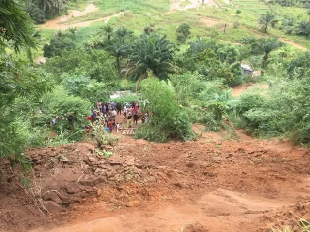 Ababa mu biyaya batewe kurusha n'amazi