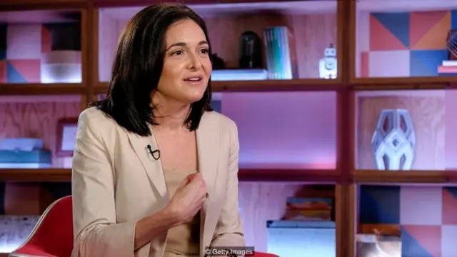 आयुष्य जगण्याचं स्वातंत्र्य प्रत्येक अविवाहीत पुरूषाला आहे, याचं भान सर्वांनी ठेवलं पाहीजे, असं फेसबूकच्या सीओओ शेरील सँडबर्ग सांगतात.