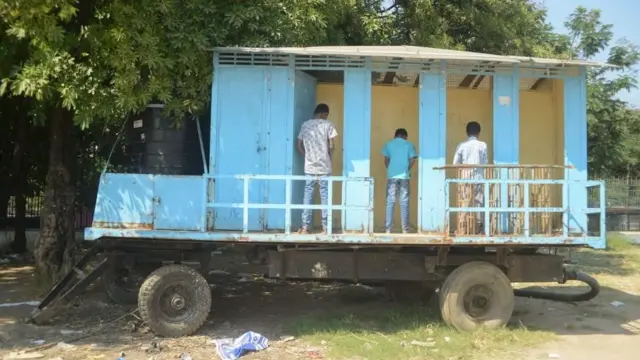 கழிவறை வசதி