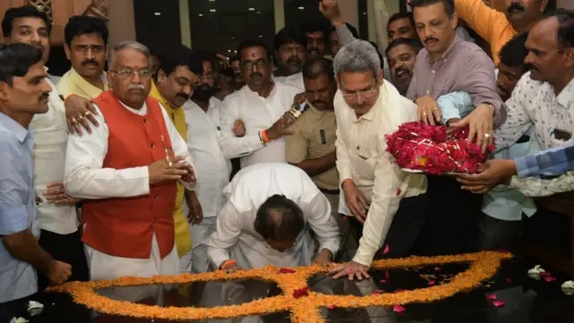 उद्धव ठाकरे