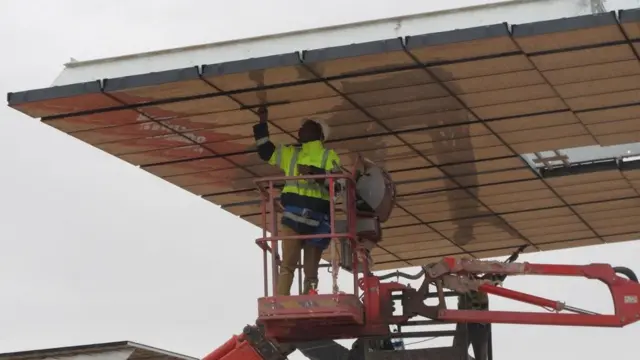 pembangkit tenaga surya