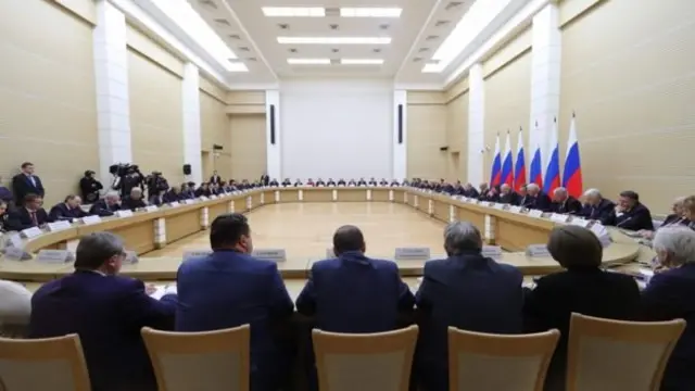 අලුතින් පිහිටවූ ක්‍රියාකාරී කණ්ඩායමට ව්‍යවස්ථා සංශෝධනය පිළිබඳ ප්‍රධානත්වය හිමි වී තිබේ.