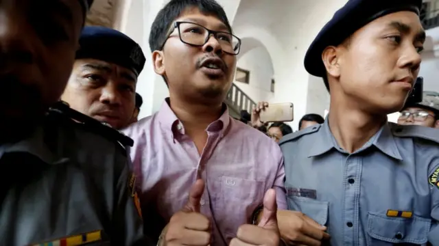 ရိုက်တာ၊ အင်းဒင်၊ ရဲ