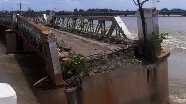 கொள்ளிடம் இரும்புப் பாலத்தை இடிப்பதற்கு வலுக்கும் எதிர்ப்பு