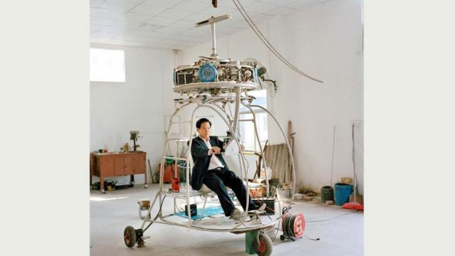 После землетрясения 2008 года в провинции Сычуань Чжан задался целью построить аварийно-спасательный вертолет, способный летать между деревьями в лесу; последний из его проектов, снабженный четырьмя пропеллерными двигателями, сейчас проходит стадию испытаний
